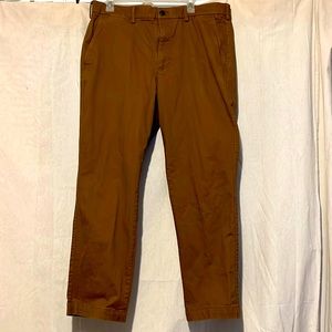 EUC Men’s Gap Essential Khakis (Straight Leg)